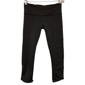 Lululemon Size 4 Black Mid Rise Mesh Panel Capri Style Leggings Women’s